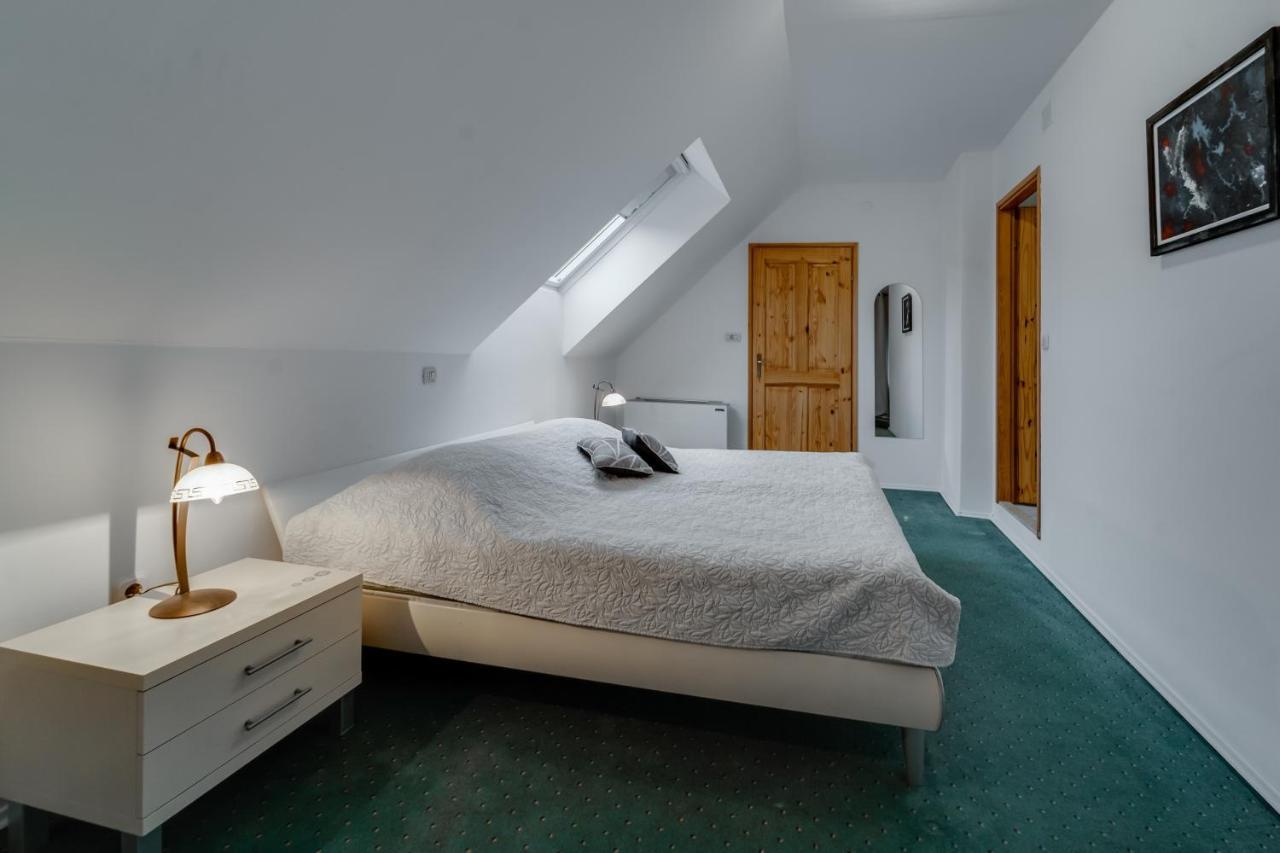Bed and Breakfast Sobe "Ela" Фужине Экстерьер фото